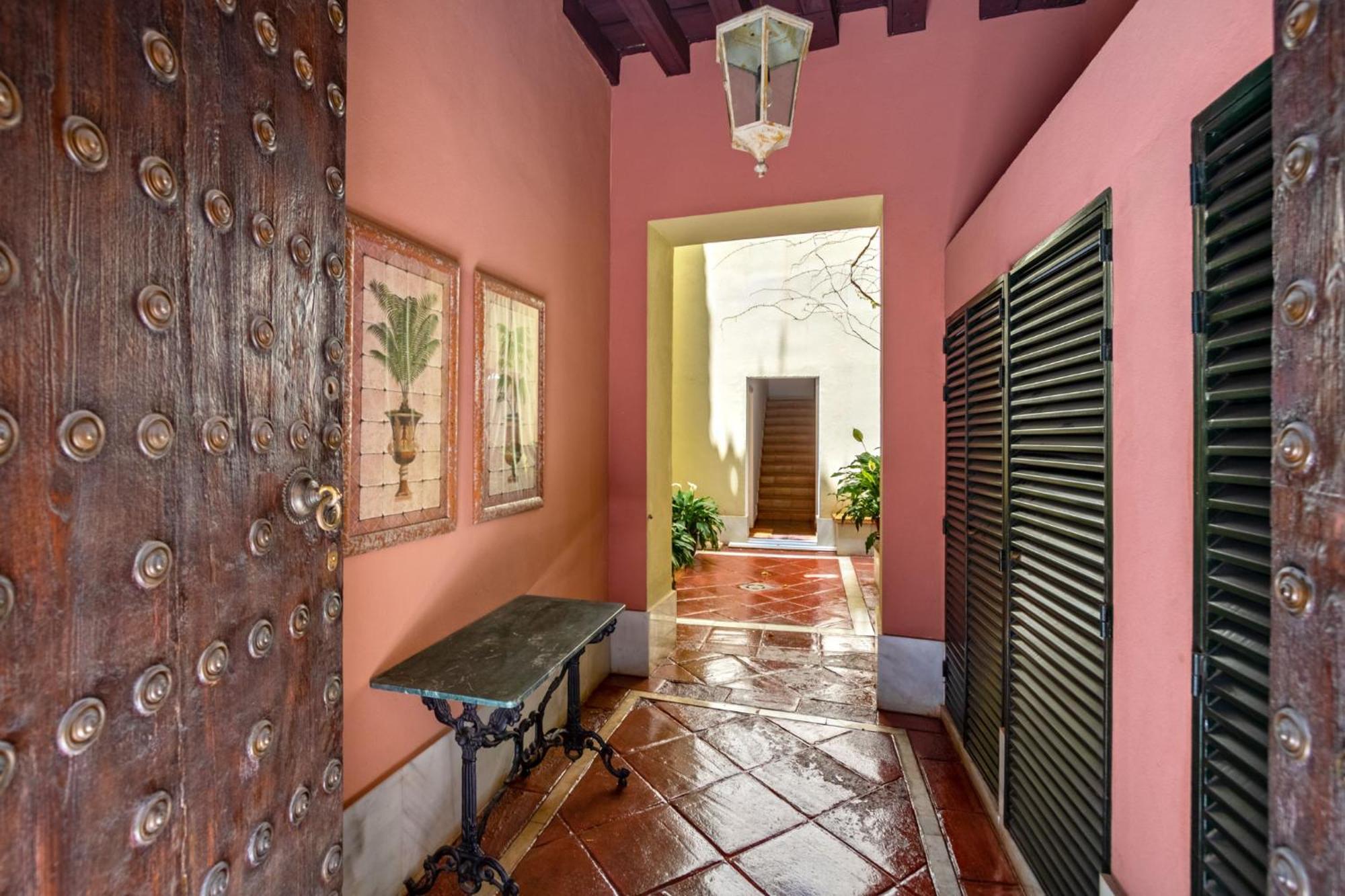 Museum Duplex And Patios, Historical Center, 8 Pax * Séville