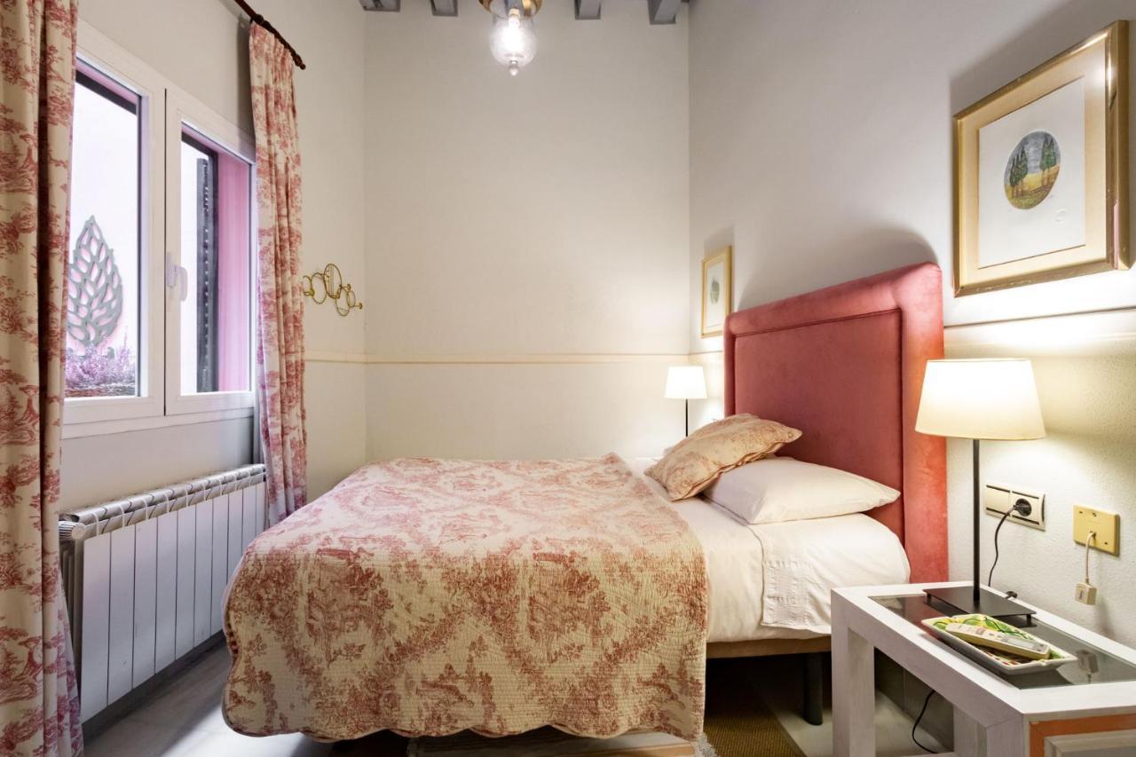 Museum Duplex And Patios, Historical Center, 8 Pax * Séville